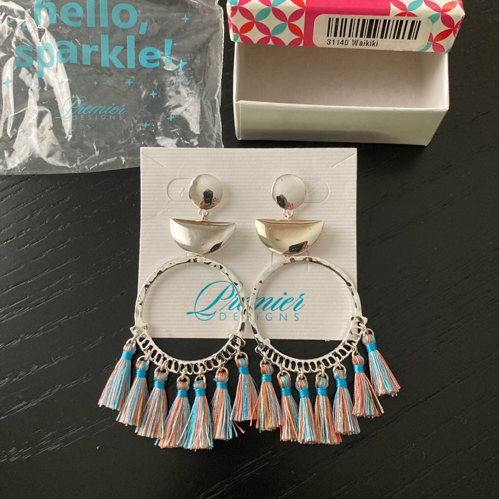 Premier Designs Waikiki earrings